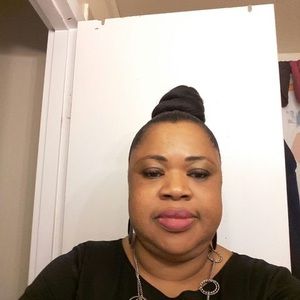 Meet your Posher, Edwina